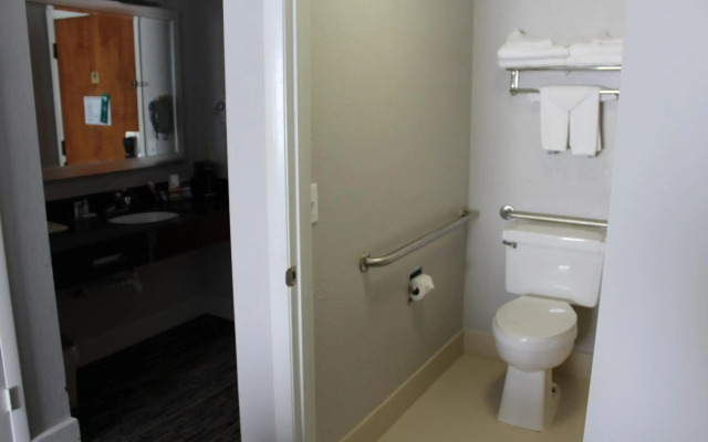 Quality Inn Crossville Near Cumberland Mountain State Park