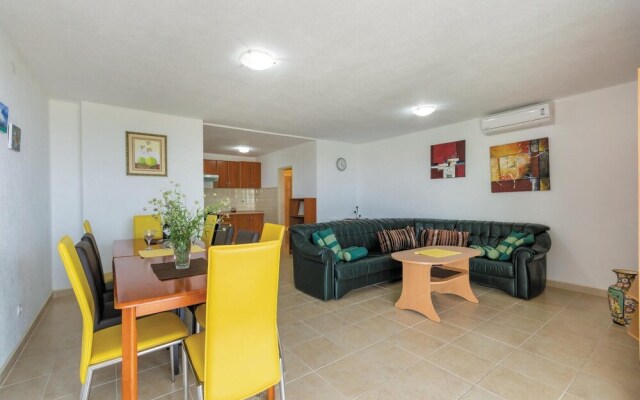 Amazing Home in Makarska With 9 Bedrooms, Wifi and Outdoor Swimming Pool