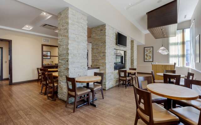 Best Western Plus Edmonton Airport