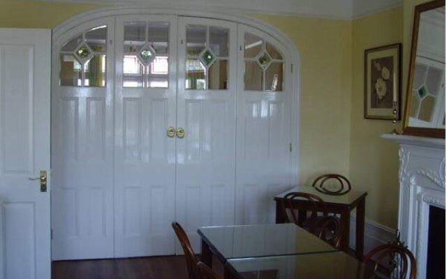 Breakers Bed & Breakfast