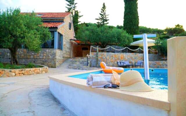 Nave - Private Pool - H