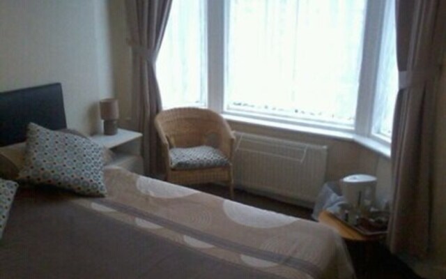 Aartswood Guest House
