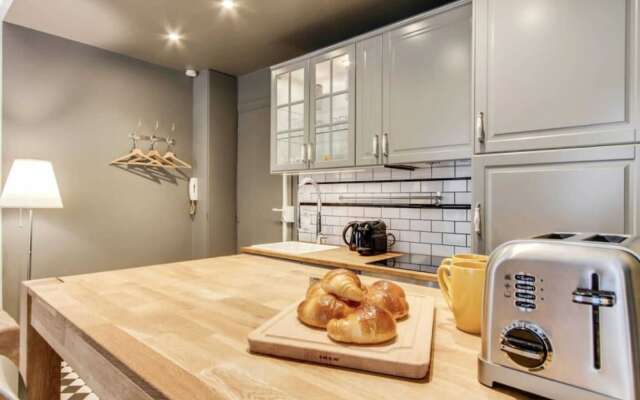 Design Appt for Opera Bastille- 4 to 6 Persons