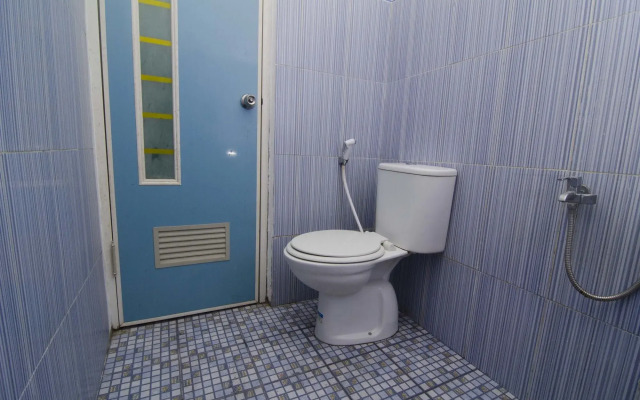 RedDoorz Near Ciputra World 2