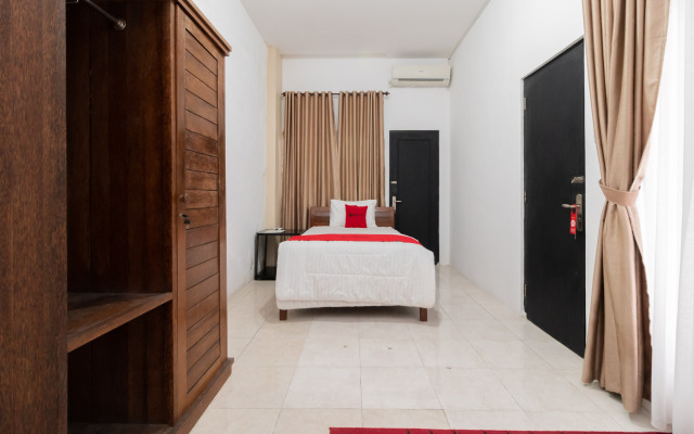 RedDoorz Syariah @ Jalan Andalas Padang