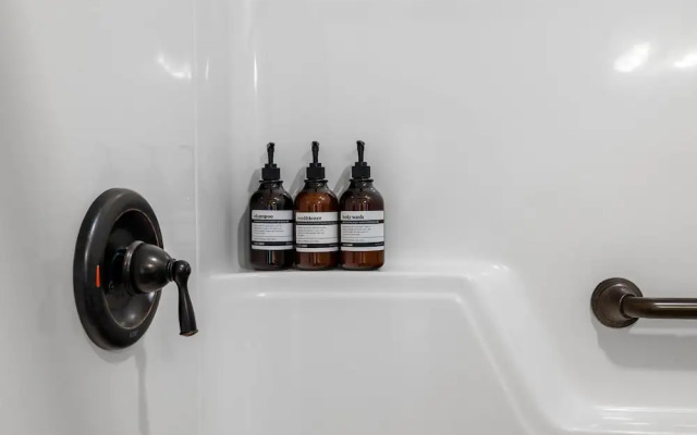 Taft at Old Mill - Pet-friendly & Near Downtown