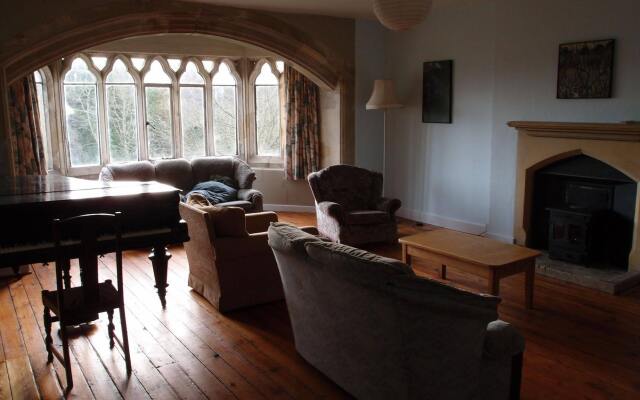 Monkton Wyld Court