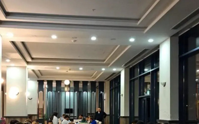Kanyonvadi Hotel