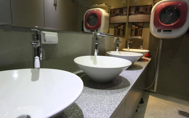 24 Guesthouse Garosu-gil (Gangnam)