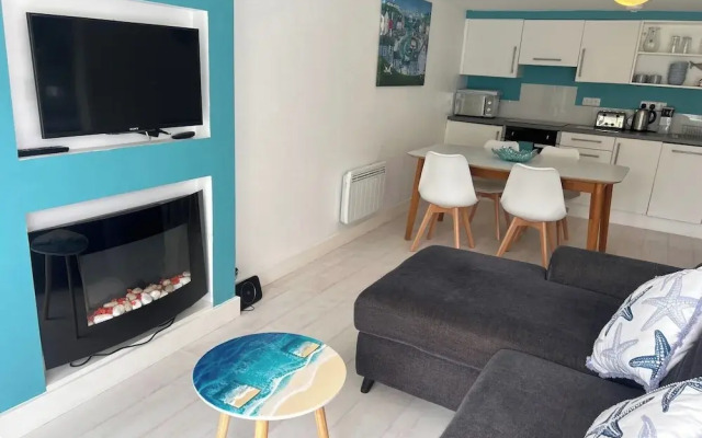 Sea View - 1min to Beach - Dog Friendly - 4 Guests
