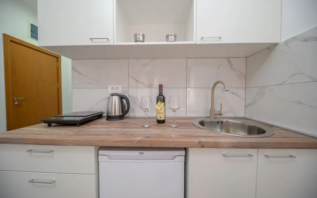 Green Pino Seaview Studios