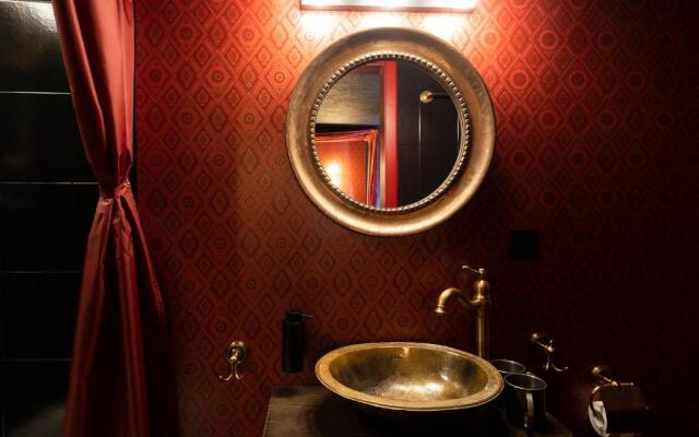 Peanut Medieval Lodge