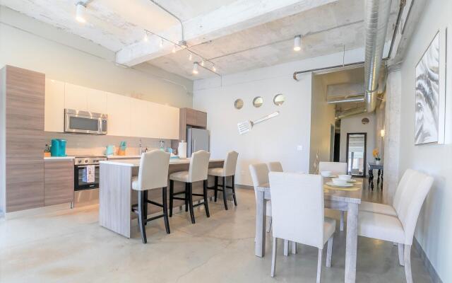 Luxury Downtown Dallas Stay by Amyfinehouse