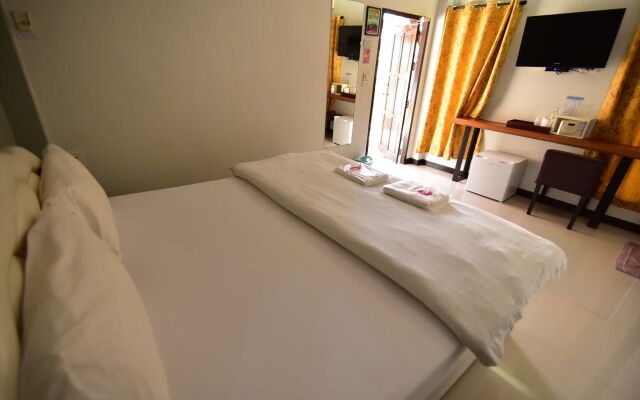 Bangrak Resort