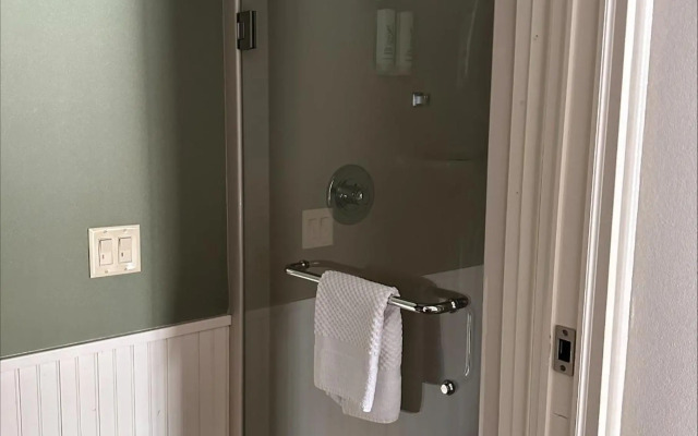 Sleep Inn & Suites Queensbury - Lake George