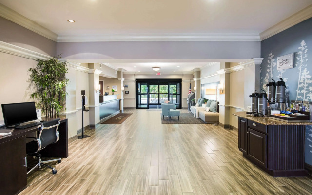 Sleep Inn & Suites Dunmore