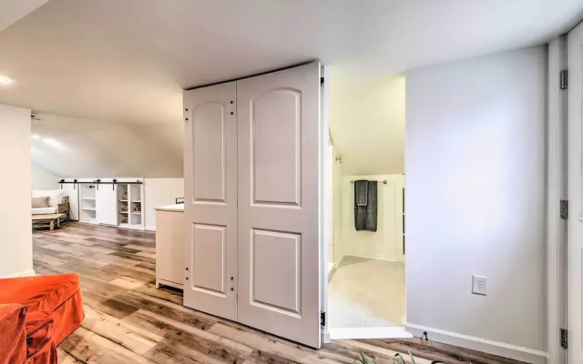Renovated Bloomington Home - Steps to Campus!