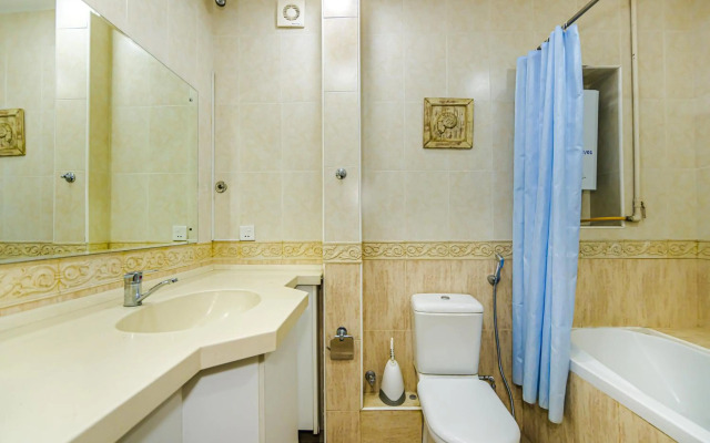 M Estate. Targovu. Nizami Street 4 room. (021).