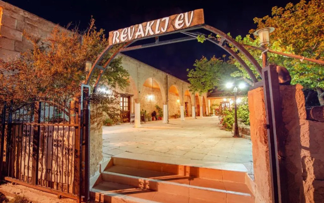 Revakll Ev Guest House