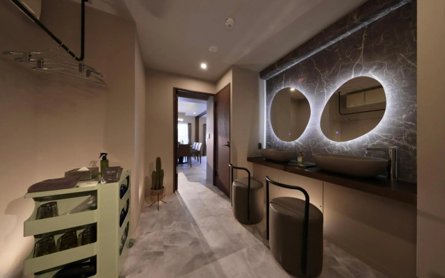 Dotombori Crystal Hotel 3