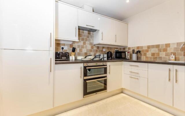 Apartment 4 Hillbrook House, Malvern - Guest Homes