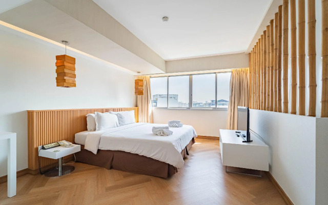 Veronica Residence