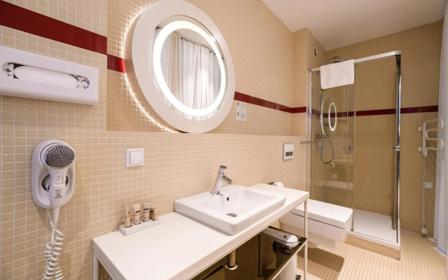 Home ApartHotel