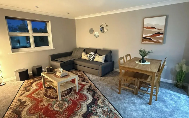 Quaint Bracknell Apartment With Two Bedrooms
