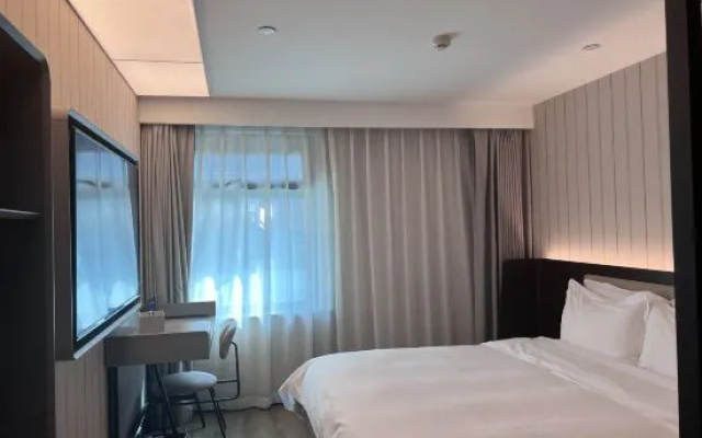 HanTing Hotel (Beijing Guomao Jianguomen Subway Station) – Guest Rooms – Beijing