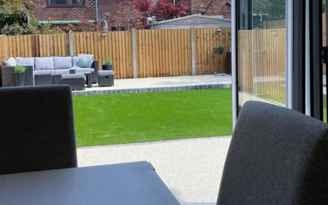 The Dooley, 3-beds, Sleeps 6, Pet Friendly