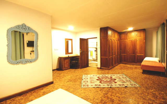 Boulevard Inn Mt Meru