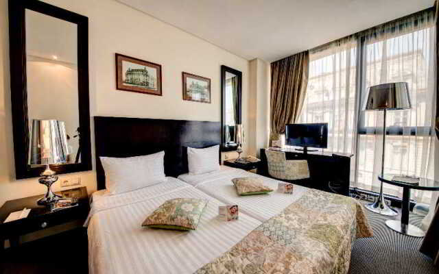 Golden Tulip Victoria Bucharest Hotel