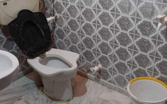 OYO 70049 Hotel Pearl Inn