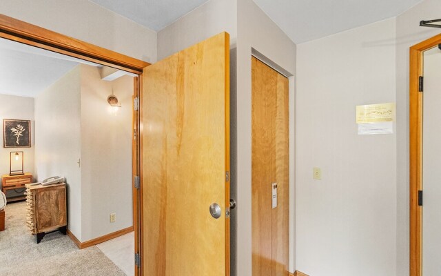 Snowstorm Studio on Icicle Village