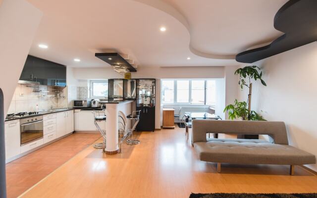 Nicopole Apartment