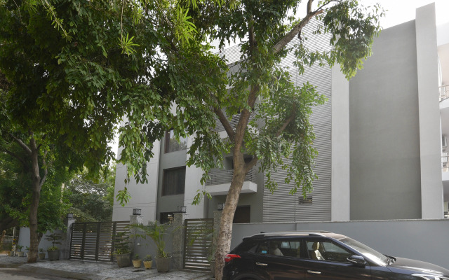 Treebo Iffco Chowk