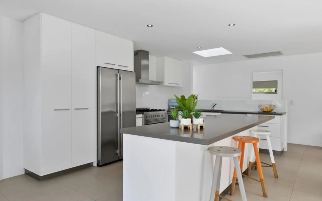 Seaview Tce Picture Perfect in Northern Sunshine Beach