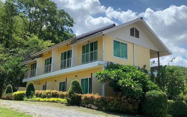 Mai Ngern Mai Thong Resort