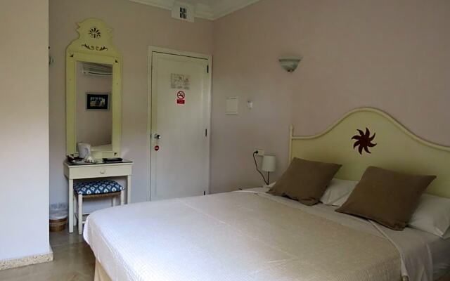 Fowlers Hotel