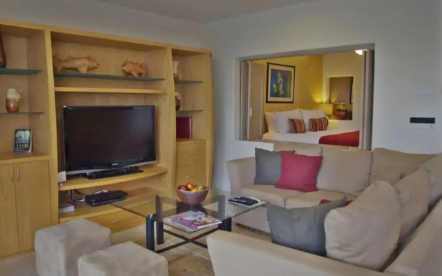 Unit 4A Ground Floor 2 Bdrm.2 Bath Luxury Condo Centrally Located in Cabo