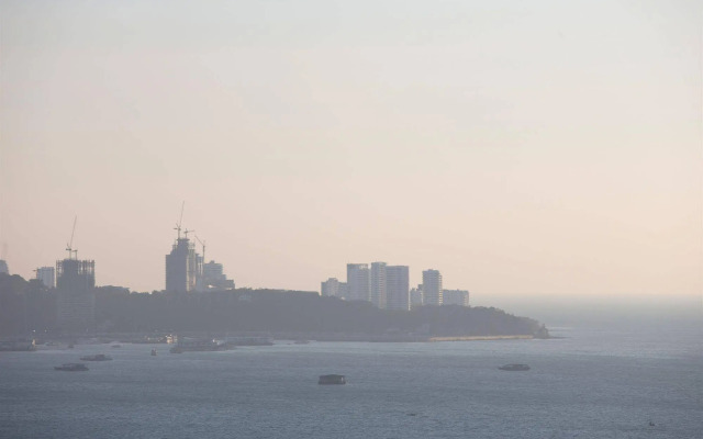 R-Con Wong Amat Suite