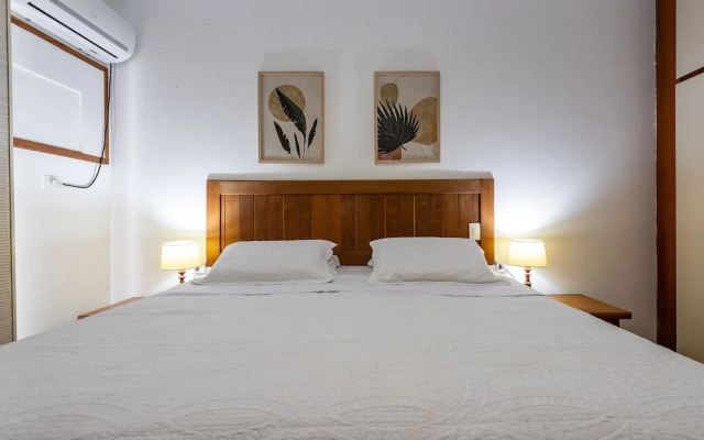 (902-A) Apartamento com Suíte no Coração Leblon