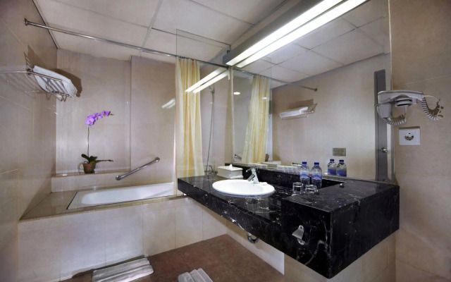 Royal Palm Hotel & Conference Center Cengkareng