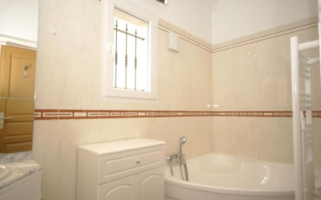 Soothing Holiday Home in Sainte-maxime With Swimming Pool