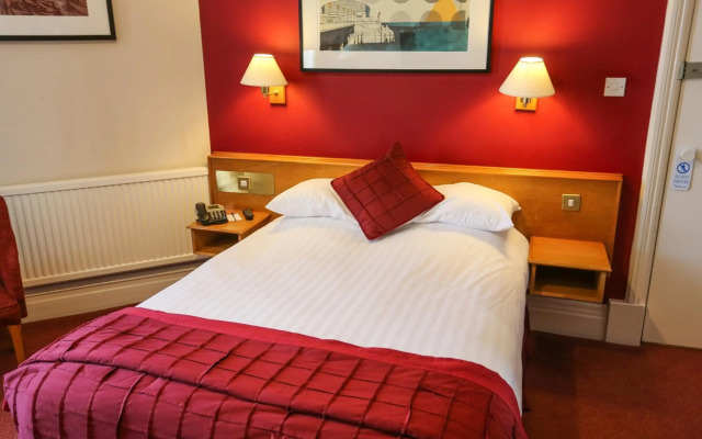 Royal Exeter Hotel