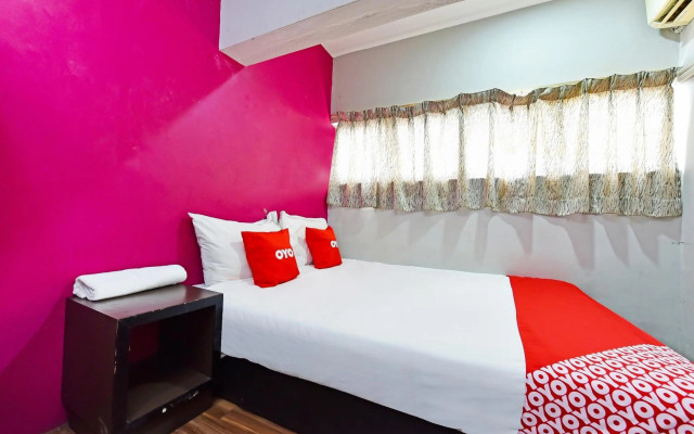 OYO 90138 Hotel Elwarda Klcity