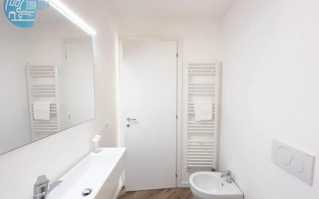 Basovizza 3 Angelica Tirabora Short Rent