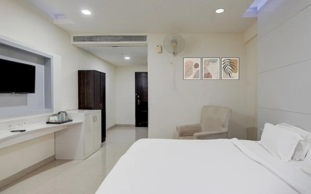 Poolside Retreat Near Sathyabama Chennai