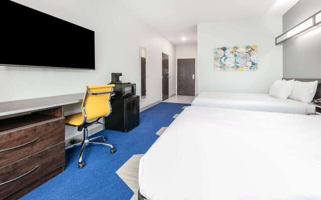 Microtel Inn & Suites by Wyndham Austin Airport