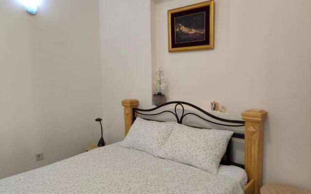 Studio Apartman Rea